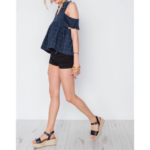 NAVY PLAID SHIRRED CUT OUT FRAYED BOHO TOP - Picture 4 of 6